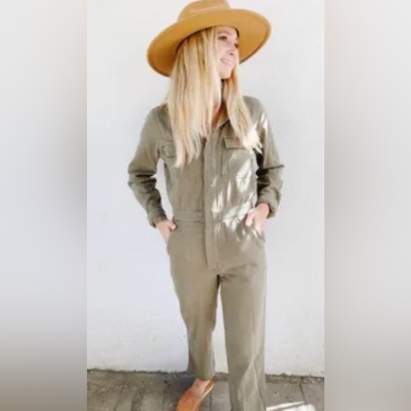 Carly Jean Los Angeles Charlie Jumpsuit in Green - Picture 1 of 11